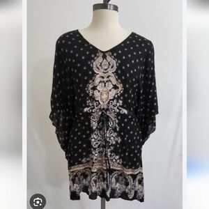 💚10 for $10💚 Bundle and save Angie Black and Cream Paisley Tunic